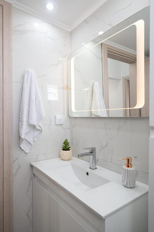 Amersa Luxury Apartment Heraklion  Bagian luar foto