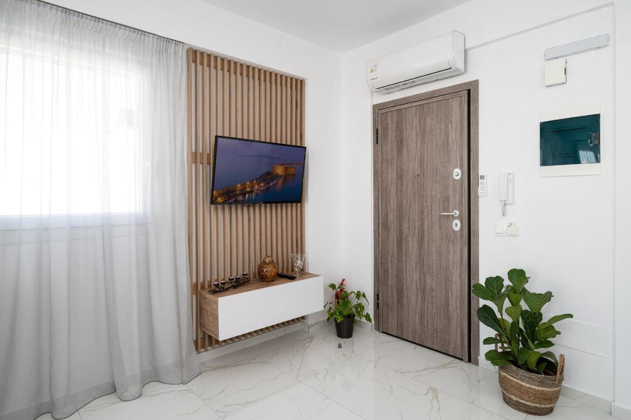 Amersa Luxury Apartment Heraklion  Bagian luar foto