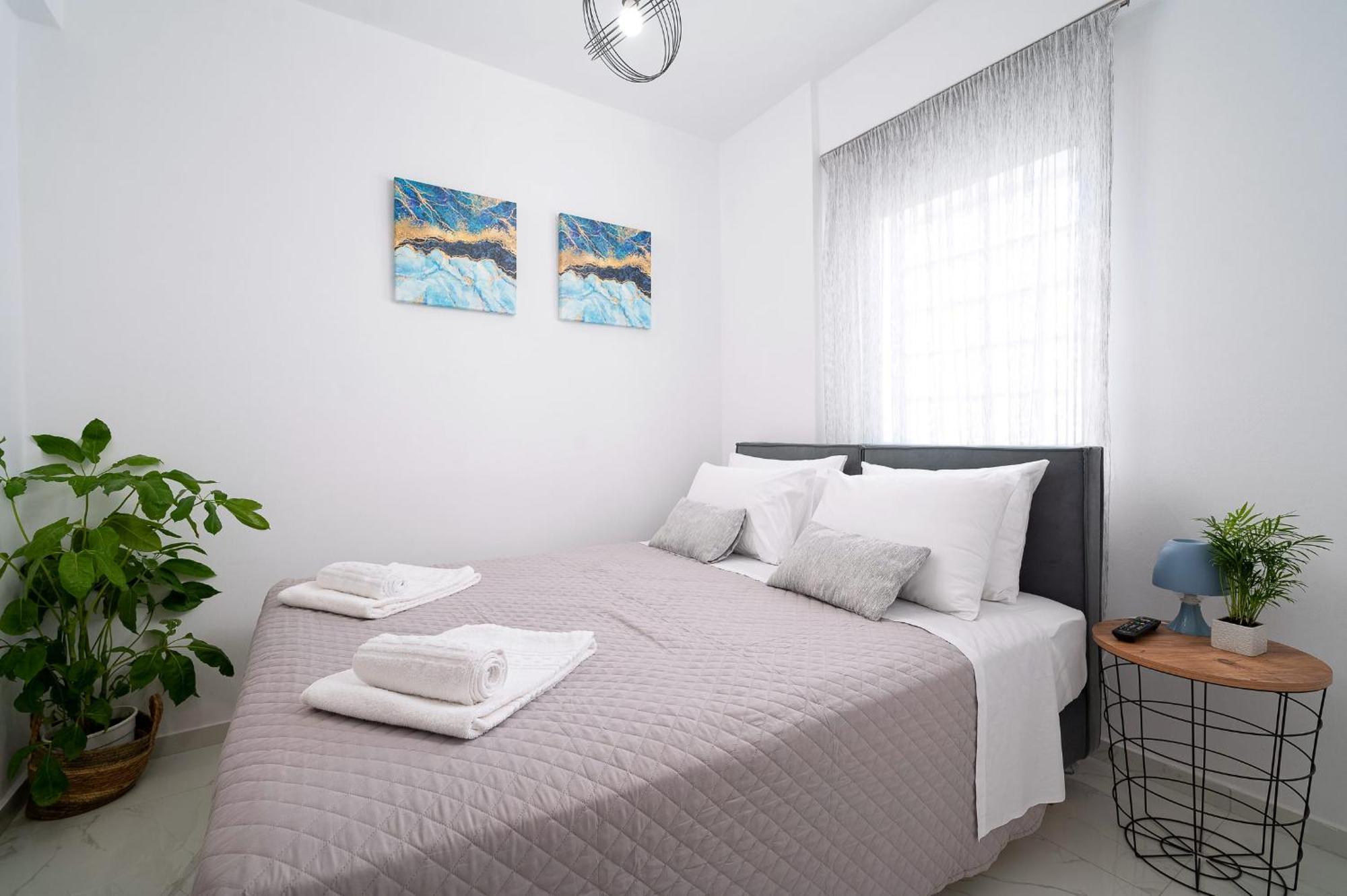 Amersa Luxury Apartment Heraklion  Bagian luar foto